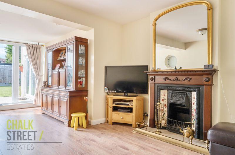 Alma Avenue, Hornchurch, RM12 4 bed semidetached bungalow for sale £