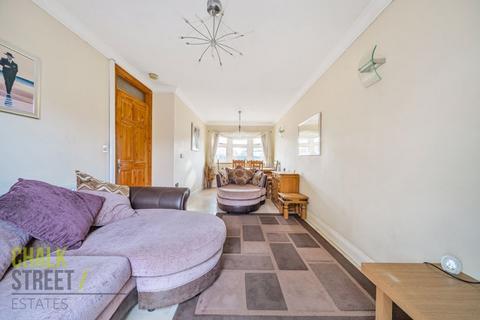 81 Allen Road, Rainham, RM13 9JX