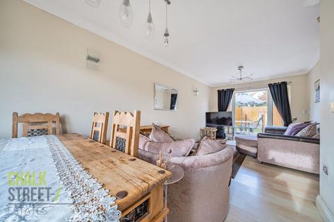 81 Allen Road, Rainham, RM13 9JX