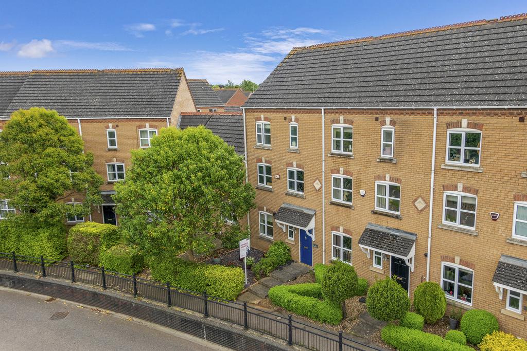 School Lane, Higham Ferrers, NN10 3 bed townhouse for sale £275,000