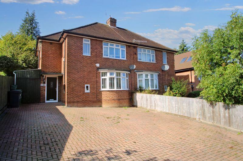 Desborough Avenue, High HP11 3 bed semidetached house £500,000