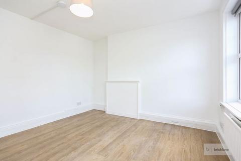 2 bedroom apartment to rent - Hexal Road, London