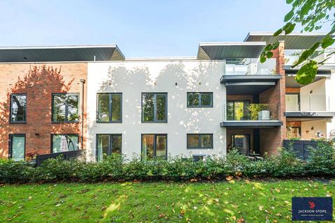 5 Asplands Close, Woburn Sands, Milton Keynes, MK17 8PD