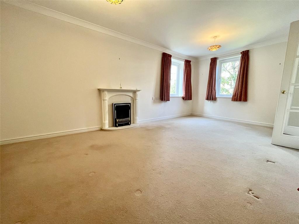 The Avenue, Poole, BH13 1 bed apartment for sale £110,000