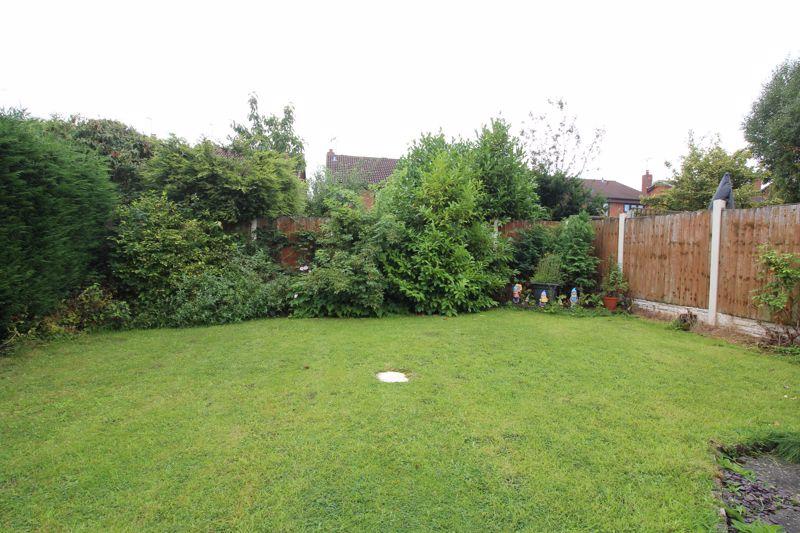 Windermere Drive, Kingswinford DY6 4 bed detached house £399,950