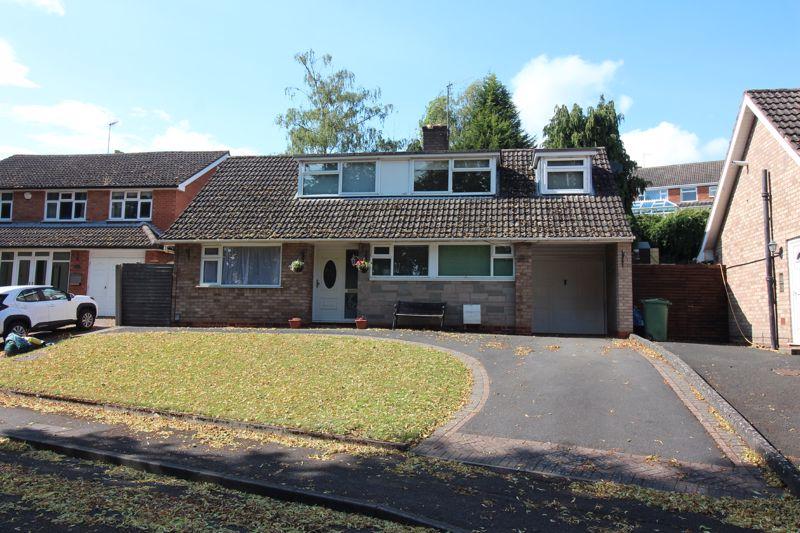 Lawnswood Road, Stourbridge DY8 4 bed detached house for sale £360,000