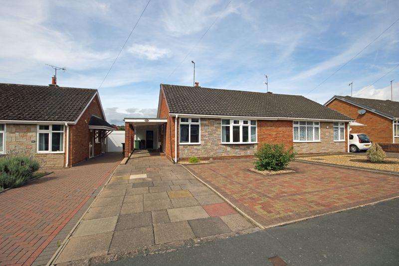 Fairlawn Drive, Kingswinford DY6 2 bed semidetached bungalow for sale
