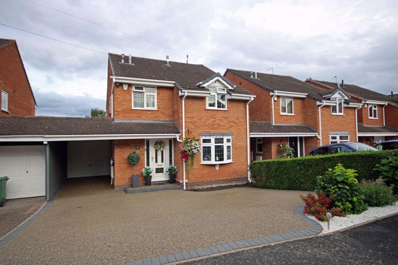 Dene Avenue, Kingswinford DY6 3 bed detached house £435,000