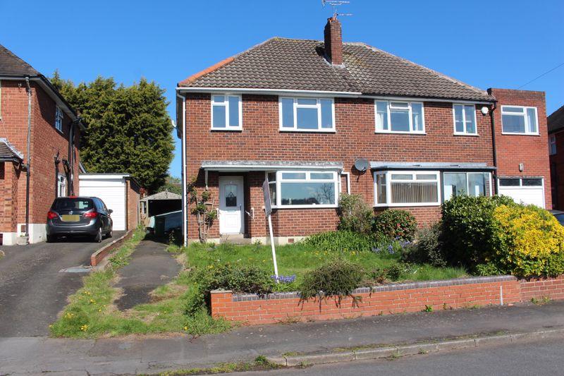 Brook Crescent, Kingswinford DY6 3 bed semidetached house for sale £