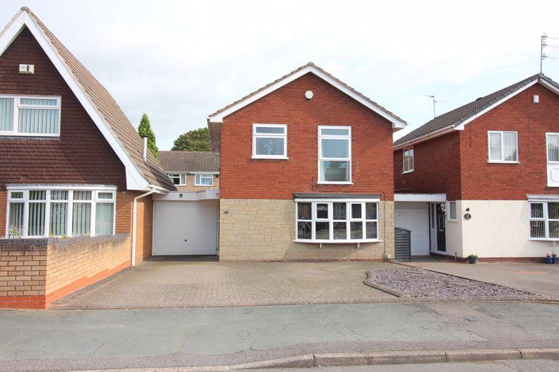 Charterfield Drive, Kingswinford DY6 3 bed house £315,000