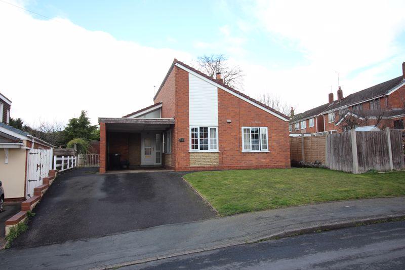 Winford Avenue, Kingswinford DY6 3 bed detached bungalow for sale £