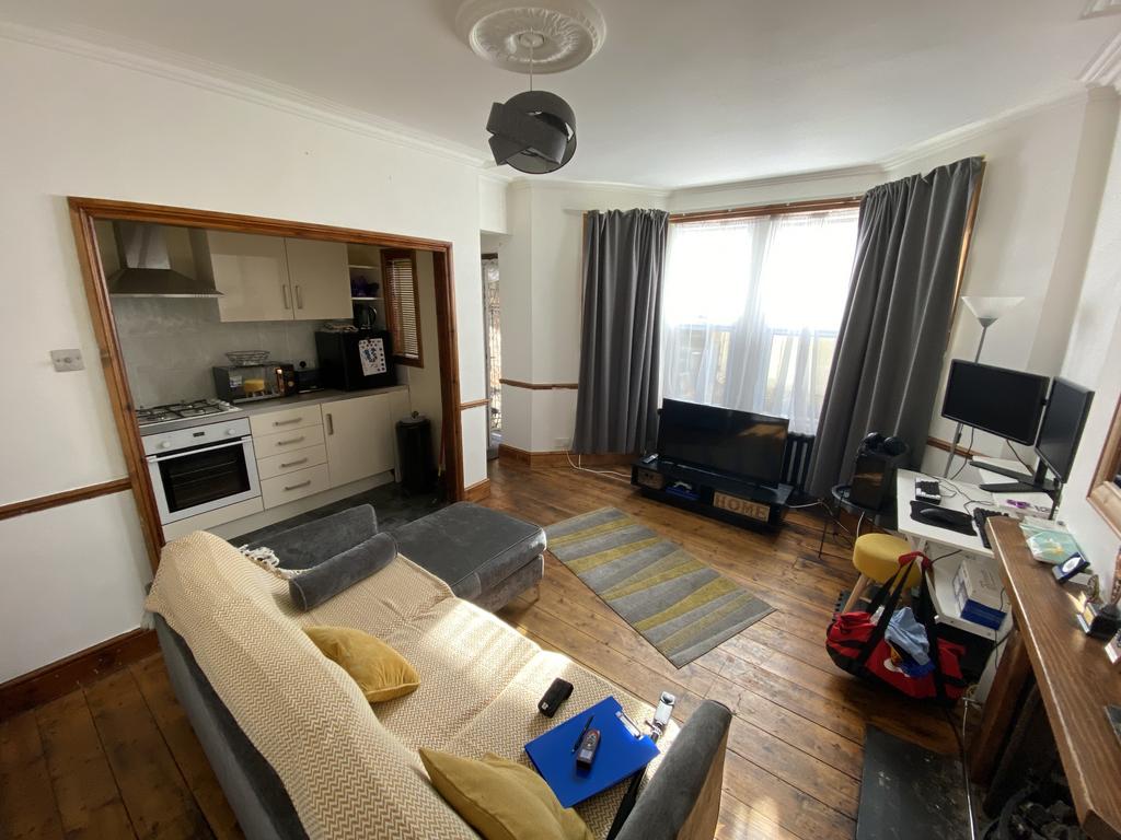 44 Basment Living T202310090913.jpg