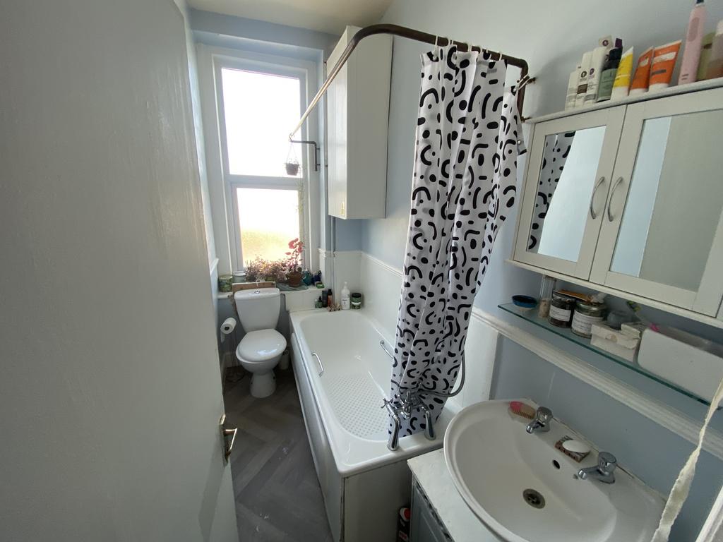 44 1 F Bath T202310090912.jpg