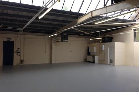 Warehouse to rent - Milton Keynes MK12