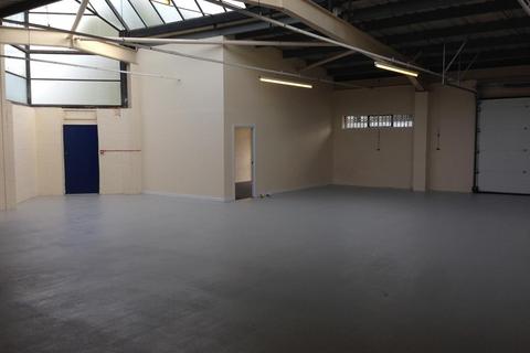 Warehouse to rent - Milton Keynes MK12