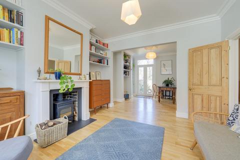 19 Leahurst Road, London, SE13 5HX