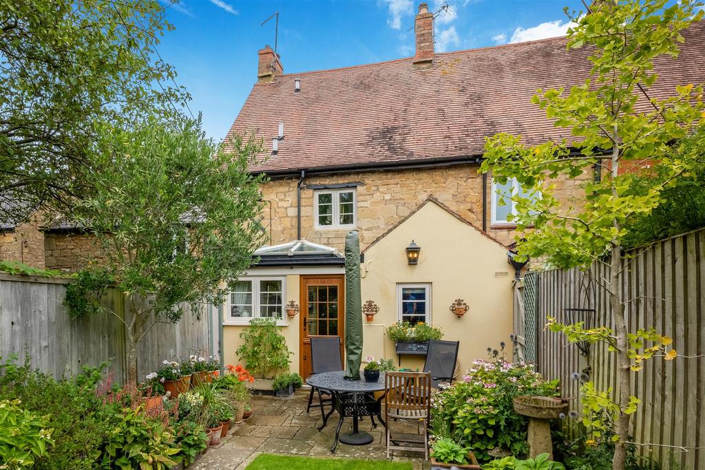 Pixham Cottage-14.jpg