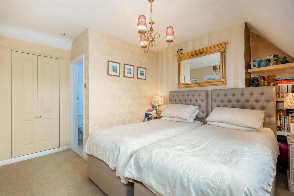 Pixham Cottage-7.jpg