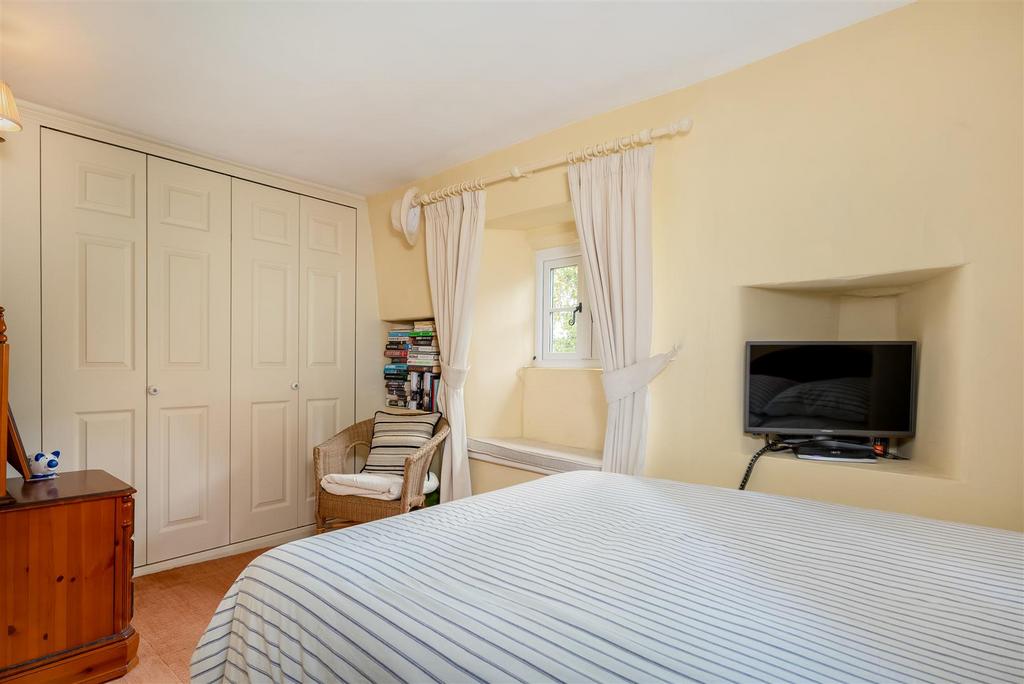 Pixham Cottage-9.jpg