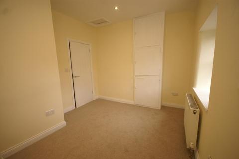 2 bedroom cottage to rent, George Street, Horwich