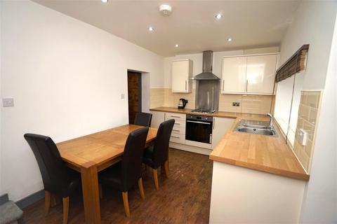 2 bedroom cottage to rent, Bradshaw Road, Bolton