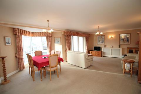 2 bedroom apartment for sale, Moriconium Quay, Lake Drive, Poole