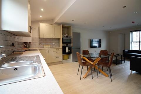 4 bedroom house to rent - Royal Park Road, Hyde Park, Leeds