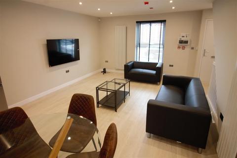 4 bedroom house to rent, Royal Park Road, Hyde Park, Leeds