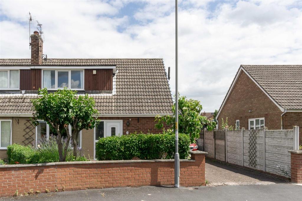 Foxdale Avenue, Thorpe Willoughby, Selby 3 bed semidetached bungalow