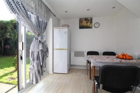 3 bedroom terraced house for sale - Willonholt, Peterborough