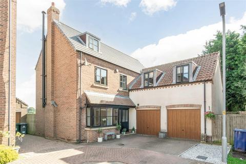 16 Barn Elms, Camblesforth, Selby, YO8 8GY