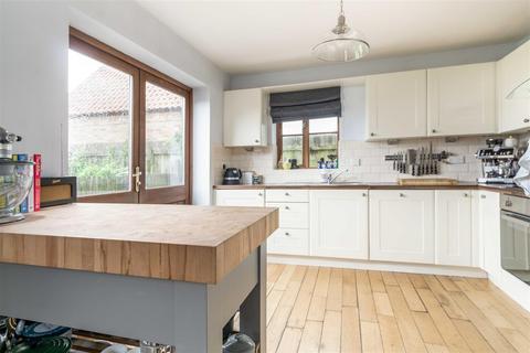 16 Barn Elms, Camblesforth, Selby, YO8 8GY
