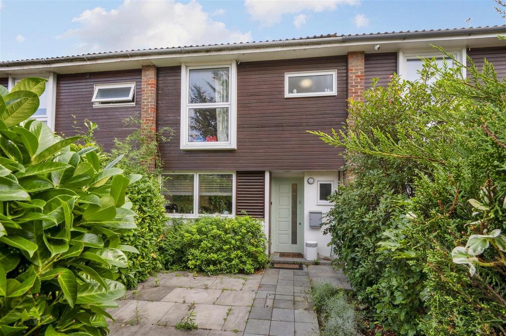 Cambridge Close, West Wimbledon, SW20 3 bed house for sale £850,000
