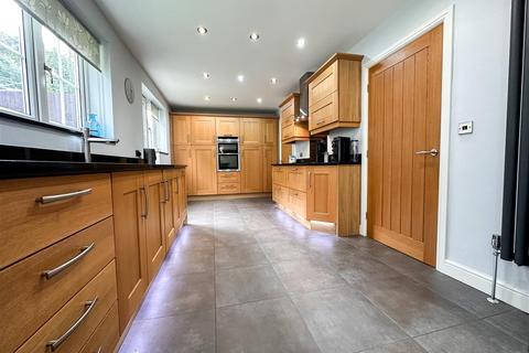 5 bedroom detached house for sale, Station Lane, Oughtibridge, S35