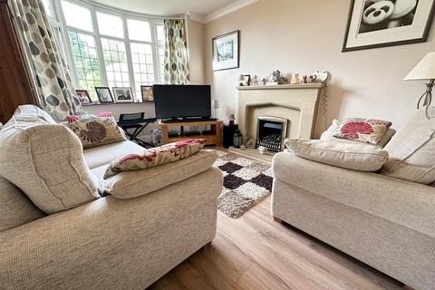 10 Worrall Drive, Worrall, Sheffield, S35 0AT