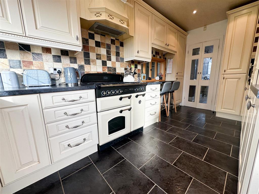 Breakfast kitchen