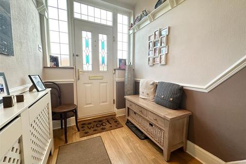 10 Worrall Drive, Worrall, Sheffield, S35 0AT