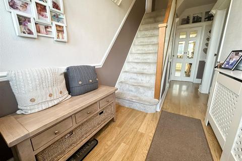 10 Worrall Drive, Worrall, Sheffield, S35 0AT