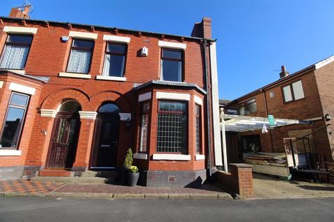 3 bedroom end of terrace house to rent, Hall Lane, Hindley, Wigan
