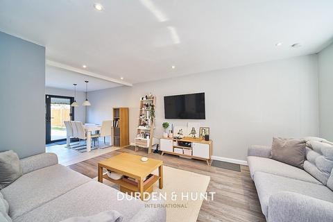 32 Torbitt Way, Ilford, IG2 7TA