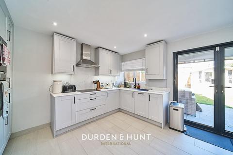 32 Torbitt Way, Ilford, IG2 7TA