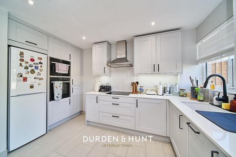 32 Torbitt Way, Ilford, IG2 7TA