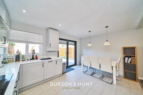 32 Torbitt Way, Ilford, IG2 7TA