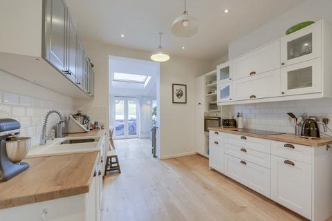 4 bedroom end of terrace house for sale, Abbotshall Road, Catford, London, SE6