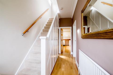 3 bedroom semi-detached house to rent, Luck Lane, Huddersfield, HD1