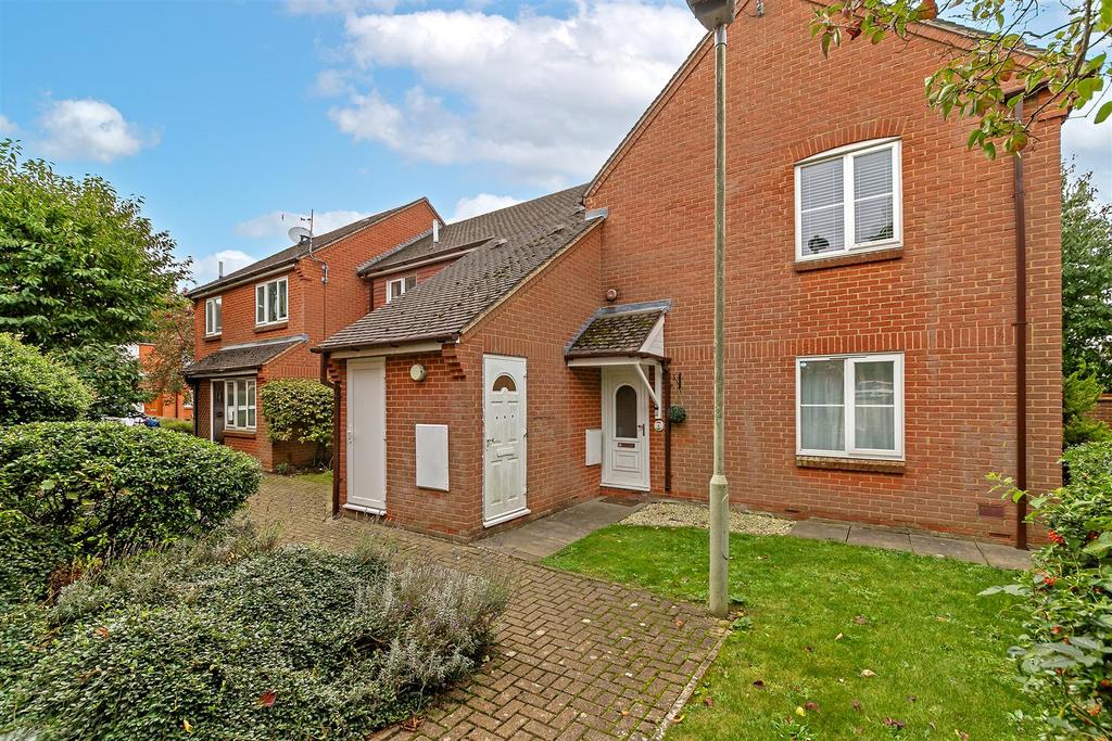 House Lane, Sandridge, St. Albans 1 bed flat to rent £1,250 pcm (£288 pw)