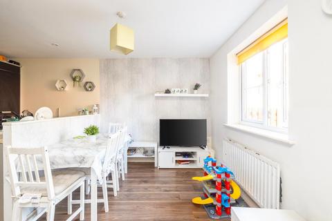 2 Azov Close, Bristol, BS7 0FL