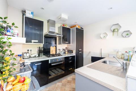 2 Azov Close, Bristol, BS7 0FL