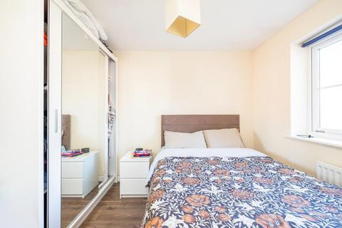 2 Azov Close, Bristol, BS7 0FL