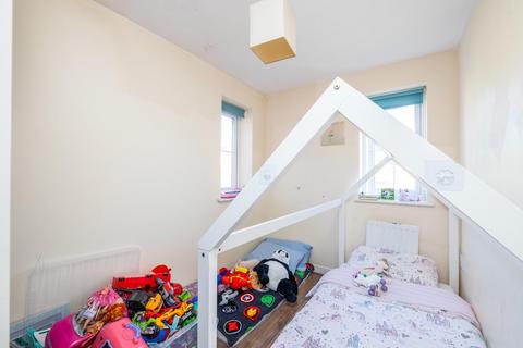 2 Azov Close, Bristol, BS7 0FL